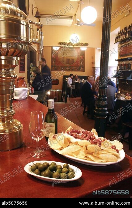 Bar Taberna El Almendro Especialidad De La Casa Huevos Estrellados