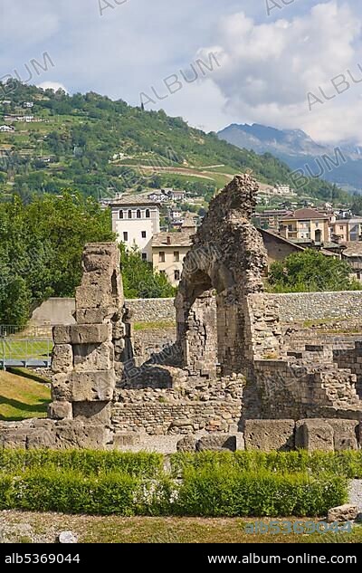 Roman theater, Teatro Romano, Anfiteatro Romano, Aosta, Aosta Valley, Valle d'Aosta, Italy, Europe.