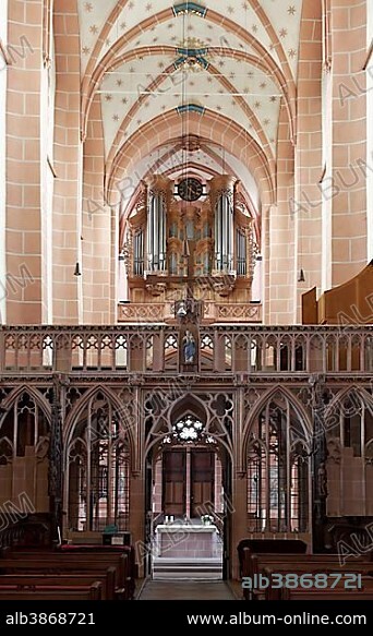 Gothic nave with choir screen, Church of Our Lady, Oberwesel, Rhineland-Palatinate, Germany, Europe.