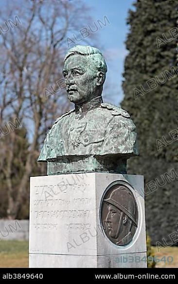 Bust of King Albert I, Belgian military cemetery, conquest of Liège was the first major offensive operation, World War I, Liège, Wallonia, Belgium, Europe.