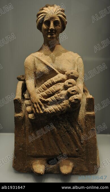 Ancient Greek Art. Archaic Period (700 B.C-480 B.C.). Goddesses rearing ...