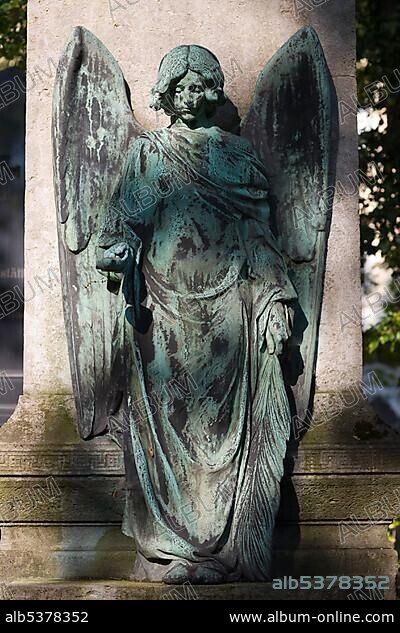 Angel statue on a gravestone, grave of Edmund Neuner, 1828 -1905, wine wholesaler, wholesale vintner, Alter Suedfriedhof Cemetery, Munich, Bavaria, Germany, Europe.