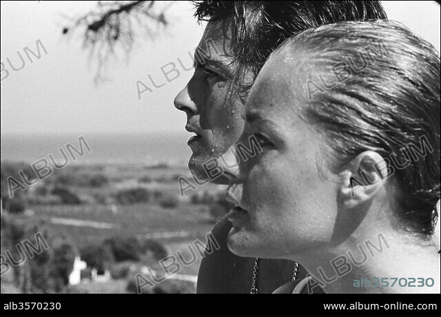 ALAIN DELON And ROMY SCHNEIDER In THE SWIMMING POOL, 1969 (LA PISCINE ...