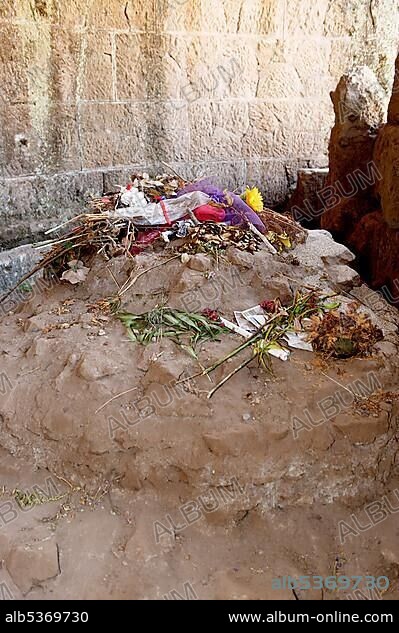 Altar and flowers at the memorial for Gaius Julius Caesar, Forum Romanum, Ancient Rome, Lazio, Italy, Europe.