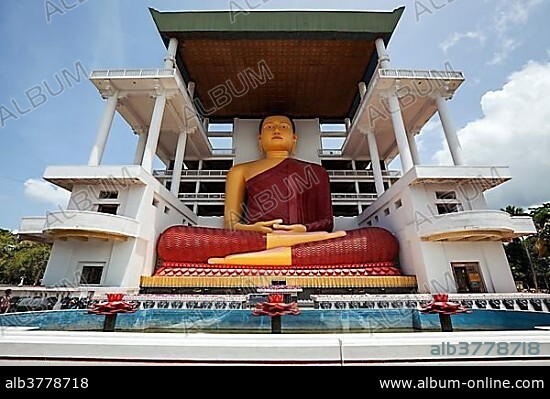 Giant Buddha statue, sitting buddha, Weherahena Temple, Matara, Southern Province, Sri Lanka, Asia.