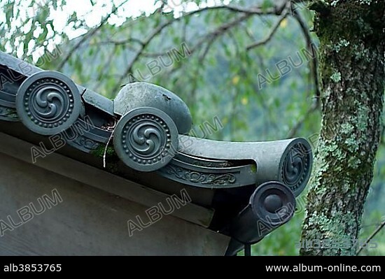 Roof ornaments, tempel Hasedera Sakurai Japan.