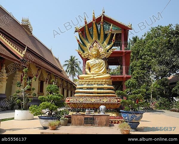 Buddha and Snake King, Dragon, Mucalinda, Wat Hai Sok Temple, Vientiane, Capital of Laos, Vientiane Province, Laos, Asia.