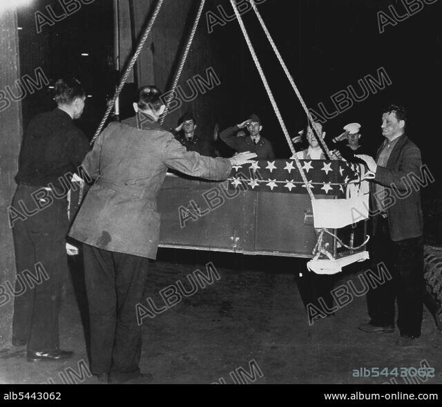 First American War Dead Returns From Korea -- Armed Forces personnel ...