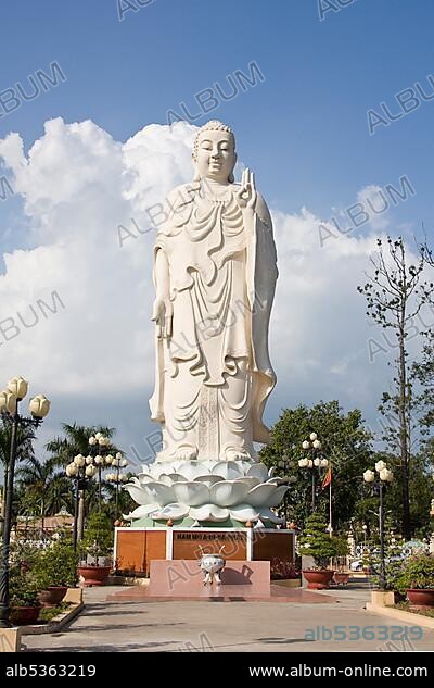 Buddha statue, Vinh Trang Pagoda, My Tho, Vietnam, Asia.