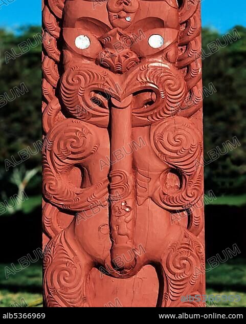 Maori deals wood carvings