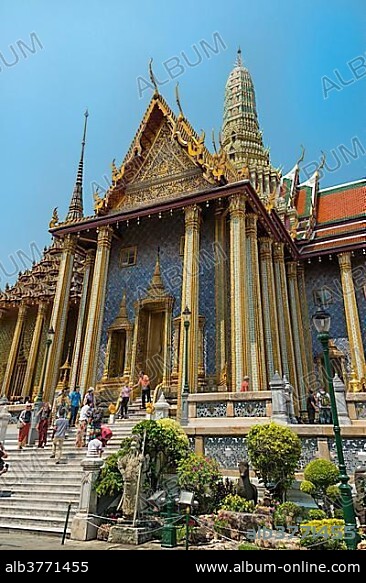 Wat Phra Kaew, Temple of the Emerald Buddha, Phra Mondop Library, Royal Palace, Bangkok, Central Thailand, Thailand, Asia.