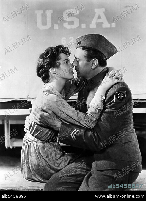 GARY COOPER and JOAN LESLIE in SERGEANT YORK, 1941, directed by HOWARD ...