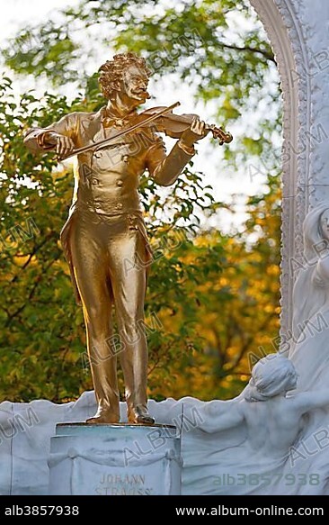 Statue of musician Johann Strauss II, also known as the "Waltz King", 1825 - 1899, Vienna, Austria, Europe.