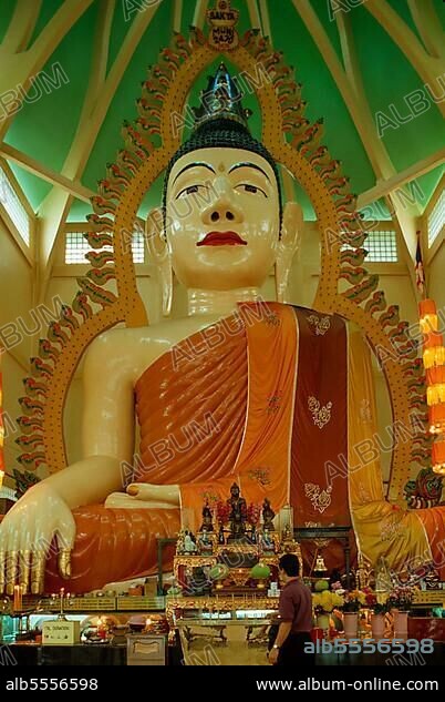 Buddha statue, Temple of 1000 Lights, Singapore, Asia.