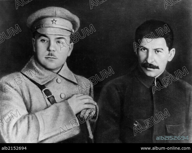 Joseph stalin and kliment voroshilov (left) in 1920. - Album alb2152694