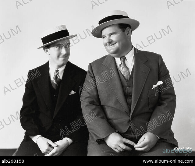 OLIVER HARDY and STAN LAUREL. - Album alb268158