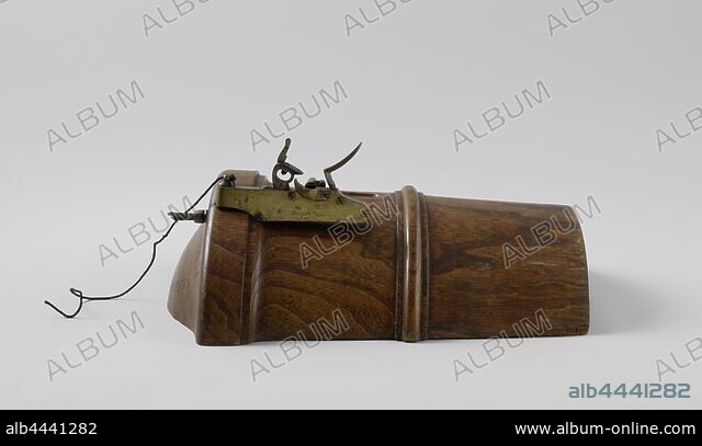 Flint gunlock for a 12-pounder cannon on a wooden breech, Gunlock ...