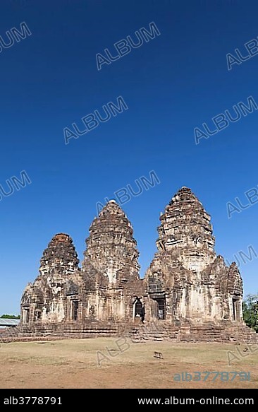 Phra Prang Sam Yot, the Khmer temple in the old town of Lopburi, Central Thailand, Asia.