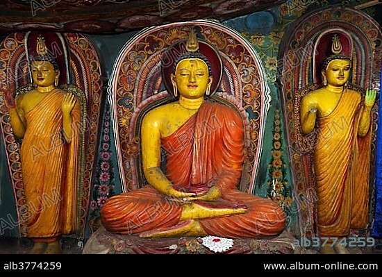 Buddha statues, interior, Aluvihara Rock Temple, Matale, Central Province, Sri Lanka, Asia.