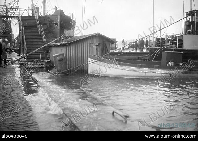 Göteborg - 1920-11-16 - Översvämning vid Sänkverket *** Local Caption ...