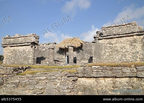 Casa de Chultun, House of Water, Structure 20, Tulum, Mayan archaeological excavation, Quintana Roo, Yucatan Peninsula, Mexico, Central America.