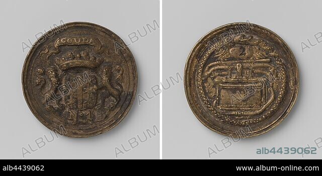 Gouda, fire spray token from sprayer 1 with no. 2, Brass token. Obverse:  crowned coat of arms, flanked by two lions under a ribbon with inscription  above the number. 1. Re - Album alb4439062