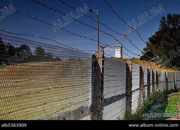 Border fortification with border fence, expanded metal fence, border signal fence, barbed wire fence, column path, perforated plate path, observation tower of the border troops of the GDR, border watchtower, guide tower, inner-German border fortification, border monument, death strip, Gr.