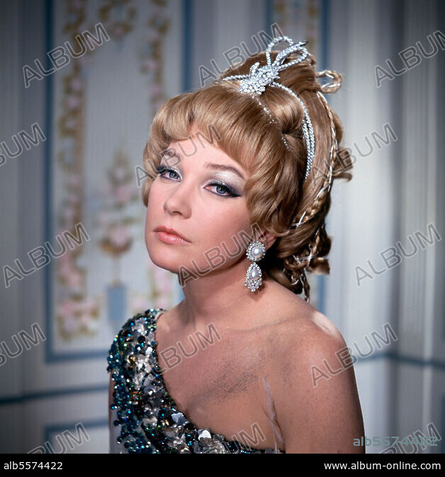 SHIRLEY MACLAINE in WOMAN TIMES SEVEN, 1967, directed by VITTORIO