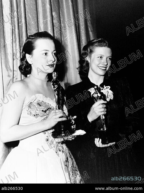 CATHY O'DONNELL and OLIVIA DE HAVILLAND. The 19th Academy Awards / 1947 ...