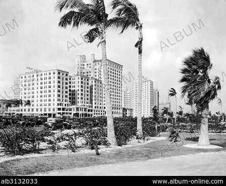 Nip/Tuck: The Complete Third Season (Miami Skyline Box)