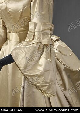 dress, Unknown, about 1950, silk taffeta, lace, center back 40 in