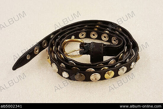 Golden round solid brass buckle - black leather belt - 3.5cm width – Coo  Leatherware