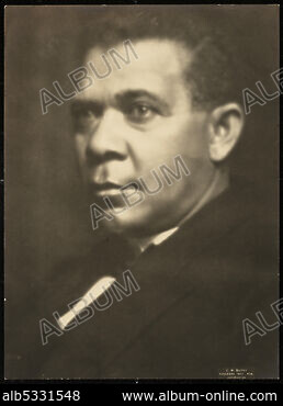 Booker T. Washington 7-inch Bust – National Archives Store