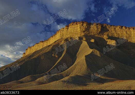 SHALE FORMATION - Stock Photos, Illustrations and Images - Album