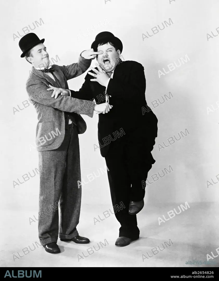 OLIVER HARDY and STAN LAUREL. - Album alb2654826