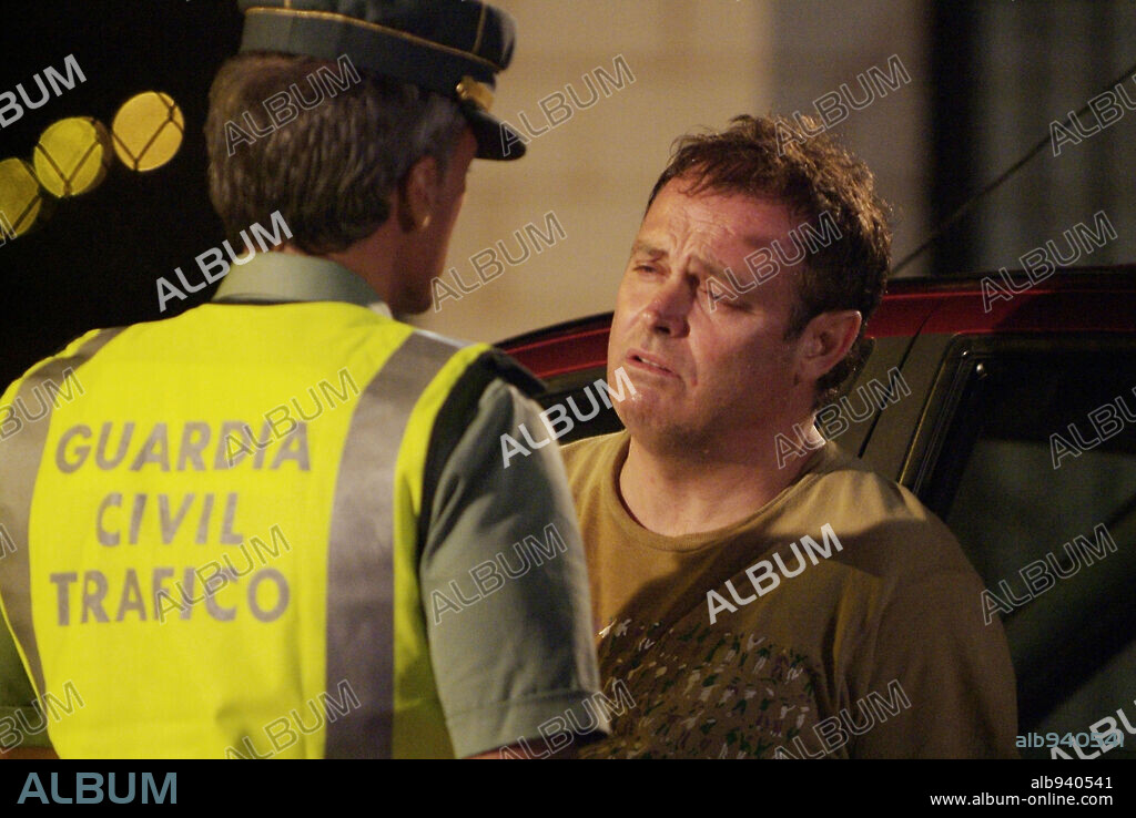 PABLO CARBONELL in ATASCO EN LA NACIONAL, 2007, directed by JOSETXO SAN MATEO. Copyright DURATON FILMS PRODUCCIONES AUDIOVISUALES/ERA VISUAL P.C.A.