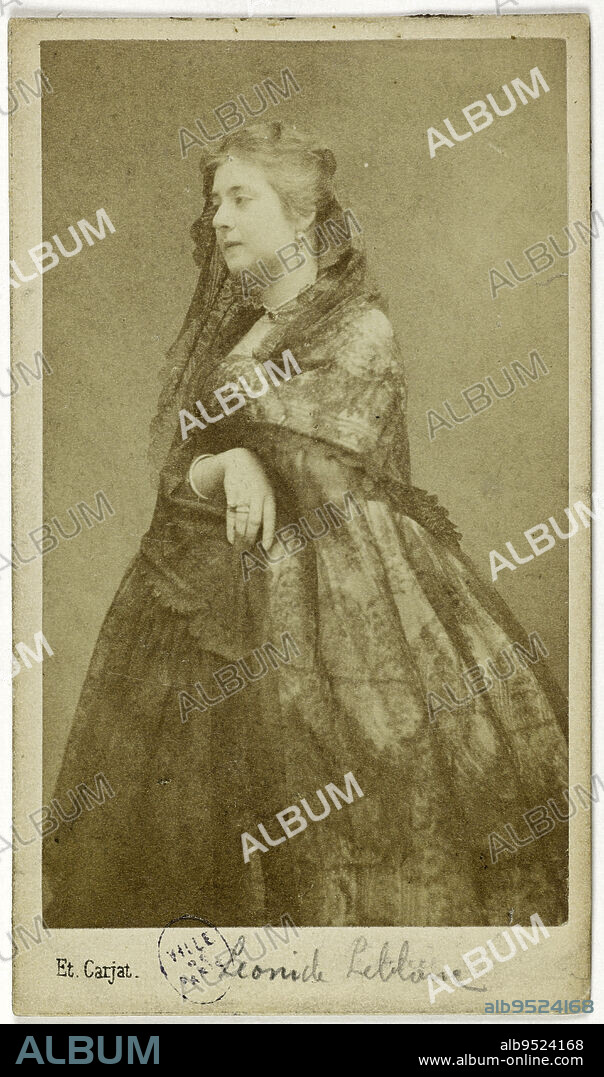 Portrait of Leblanc Léonide, (1842-1894), (actress), Carjat & Cie, Photographer, Between 1860 and 1890, 2nd half of the 19th century, Photography, Graphic arts, Photography, Albumen paper print, Dimensions - Work: Height: 9.2 cm, Width: 5.4 cm, Dimensions: Height: 10.3 cm, Width: 6 cm.