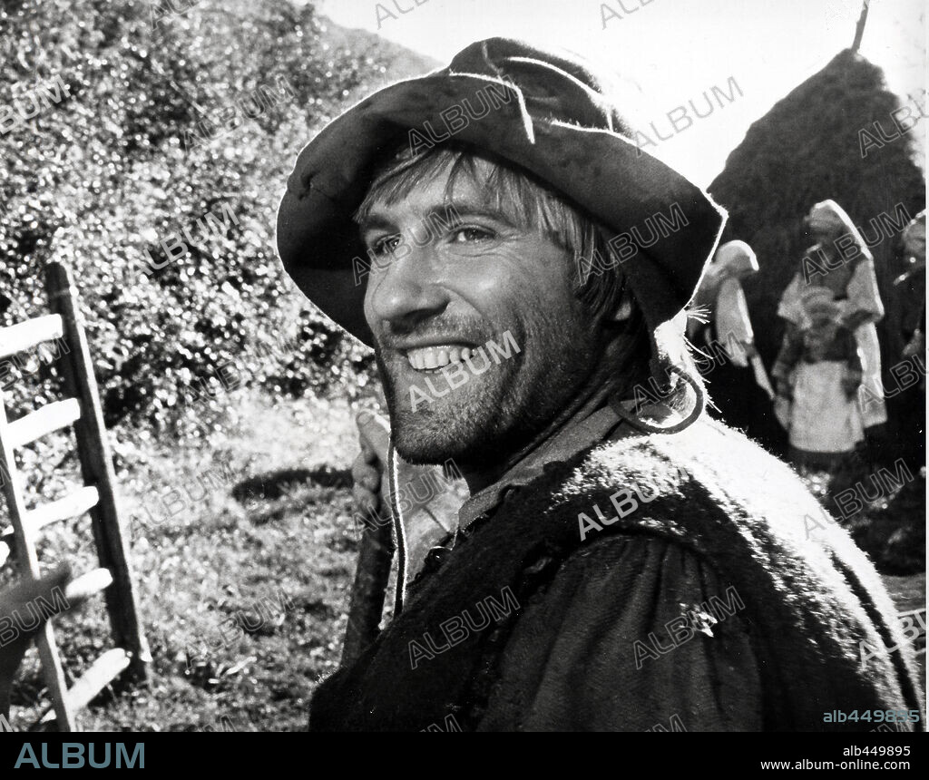 GERARD DEPARDIEU in THE RETURN OF MARTIN GUERRE, 1982 (LE RETOUR DE MARTIN GUERRE), directed by DANIEL VIGNE. Copyright DUSSAULT/FRANCE 3/SFP.