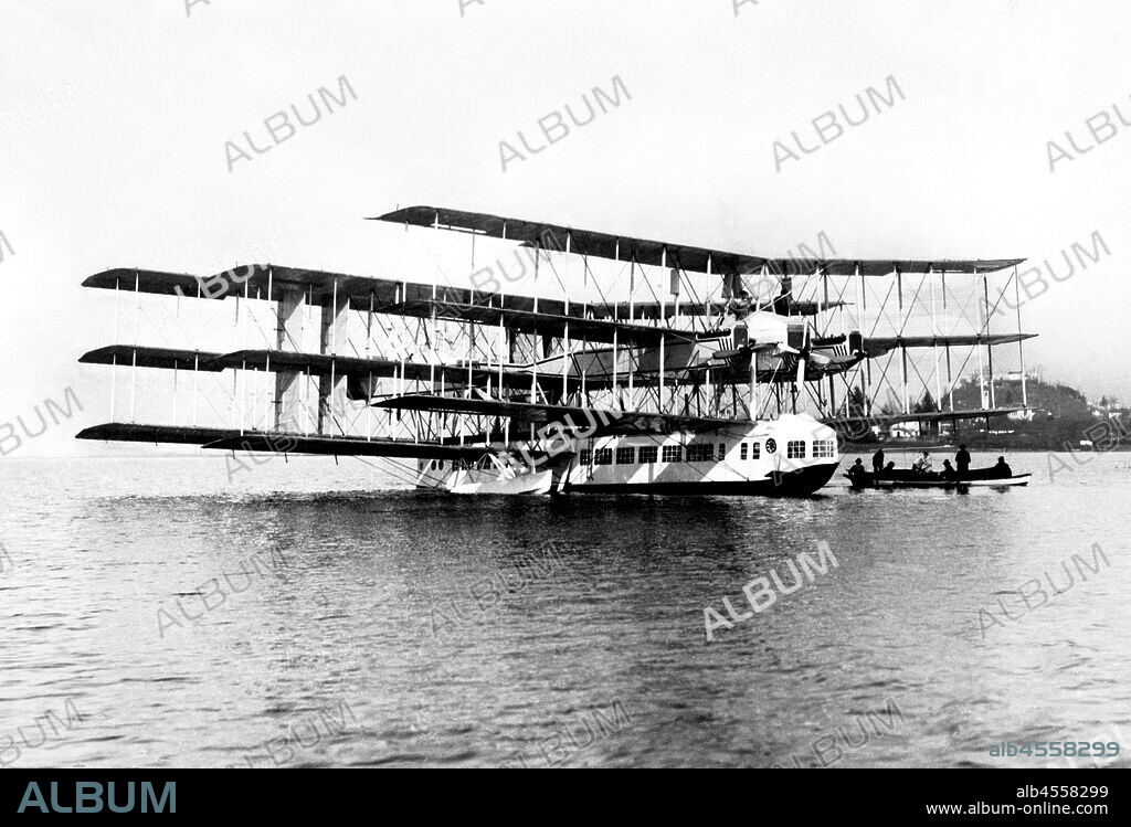 Caproni Ca.60 noviplano was a nine-wing flying boat. 1918-20.