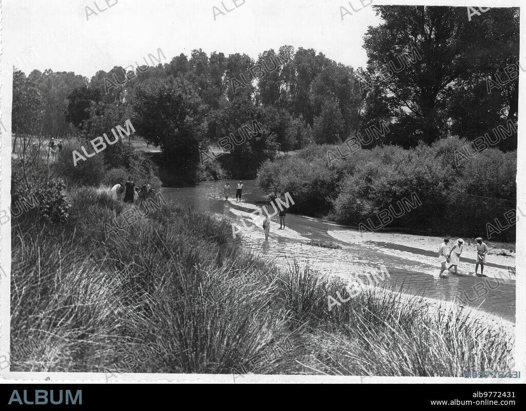 El baño bien gozado» en uno de los sectores del Río Manzanares a su paso  por... - Album alb9772431