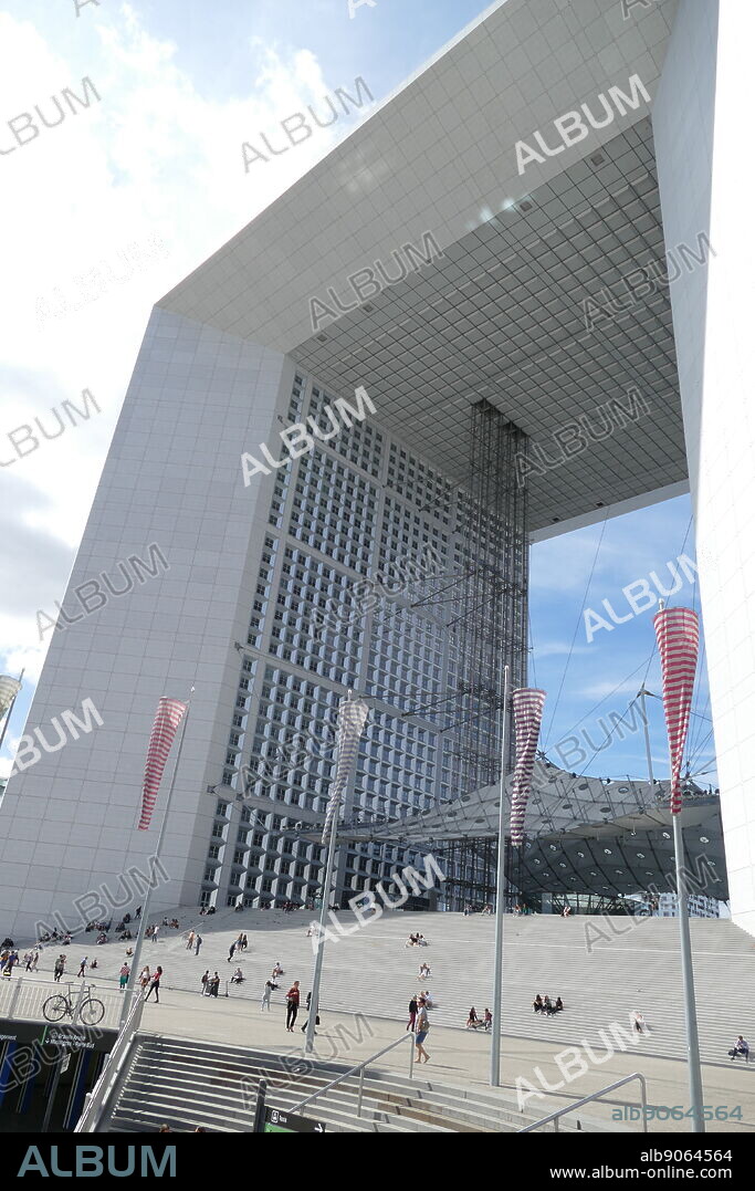 La Grande Arche de la Defense completed 1989 Album alb9064564