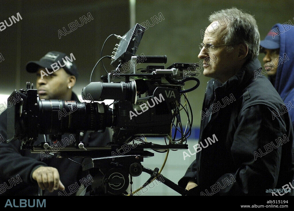 MICHAEL MANN en COLLATERAL, 2004, dirigida por MICHAEL MANN. Copyright DREAMWORKS SKG.