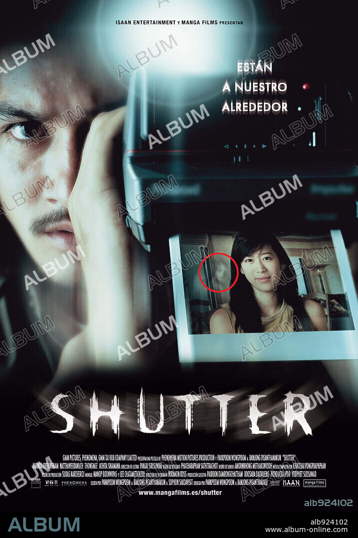 Poster de SHUTTER, 2004, dirigida por BANJONG PISANTHANAKUN y PARKPOOM WONGPOOM. Copyright PHENOMENA.