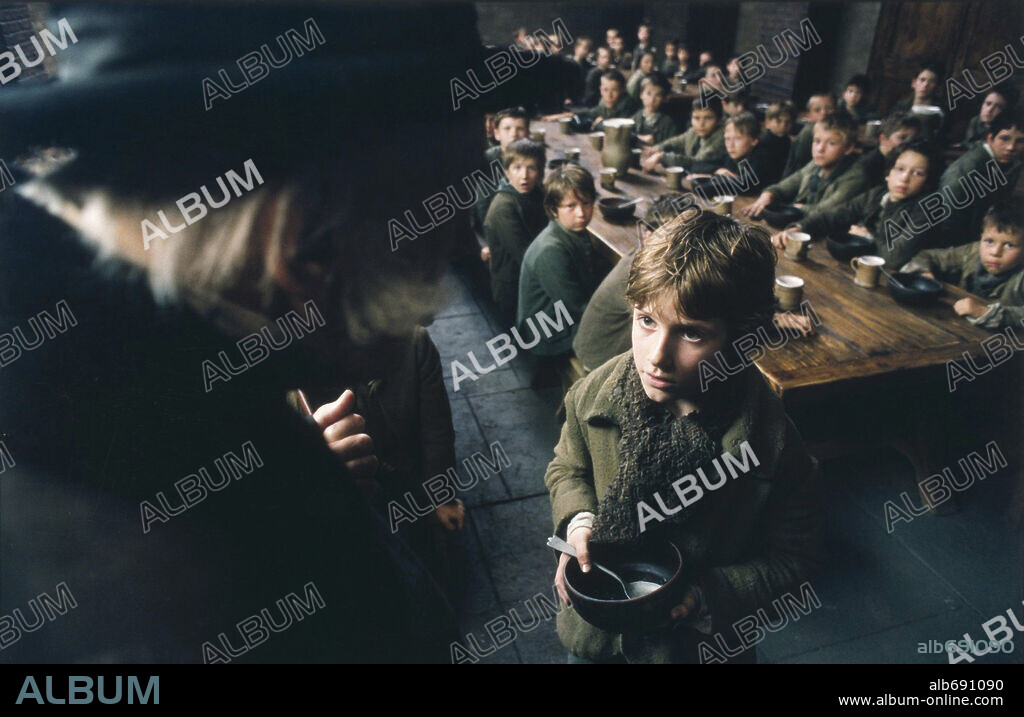 BARNEY CLARK in OLIVER TWIST, 2005, directed by ROMAN POLANSKI. Copyright OLIVER TWIST PRODUCTIONS LLP / FERRANDIS, GUY.