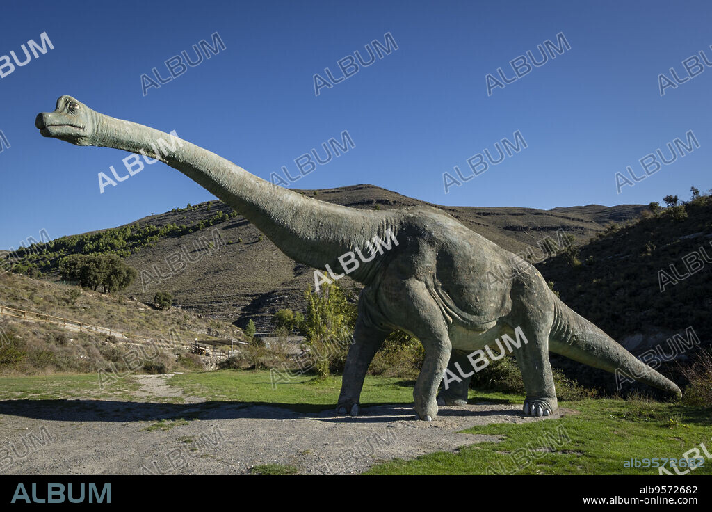 braquiosaurio, reproduccion a tamaño natural, Brachiosaurus altithorax, yacimiento de Valdecevillo, Enciso, La Rioja , Spain, Europe.