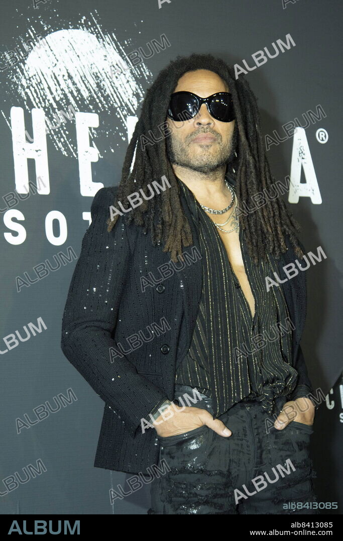 October 24, 2022, Mexico City, Mexico: The singer and actor LENNY KRAVITZ poses for the media during the presentation of his brand of liquor Nocheluna Sotol. According to reports, the liquor, produced in Mexico, will be launched in the United States in the coming days. (Credit Image: © Jorge Nunez/ZUMA Press Wire).