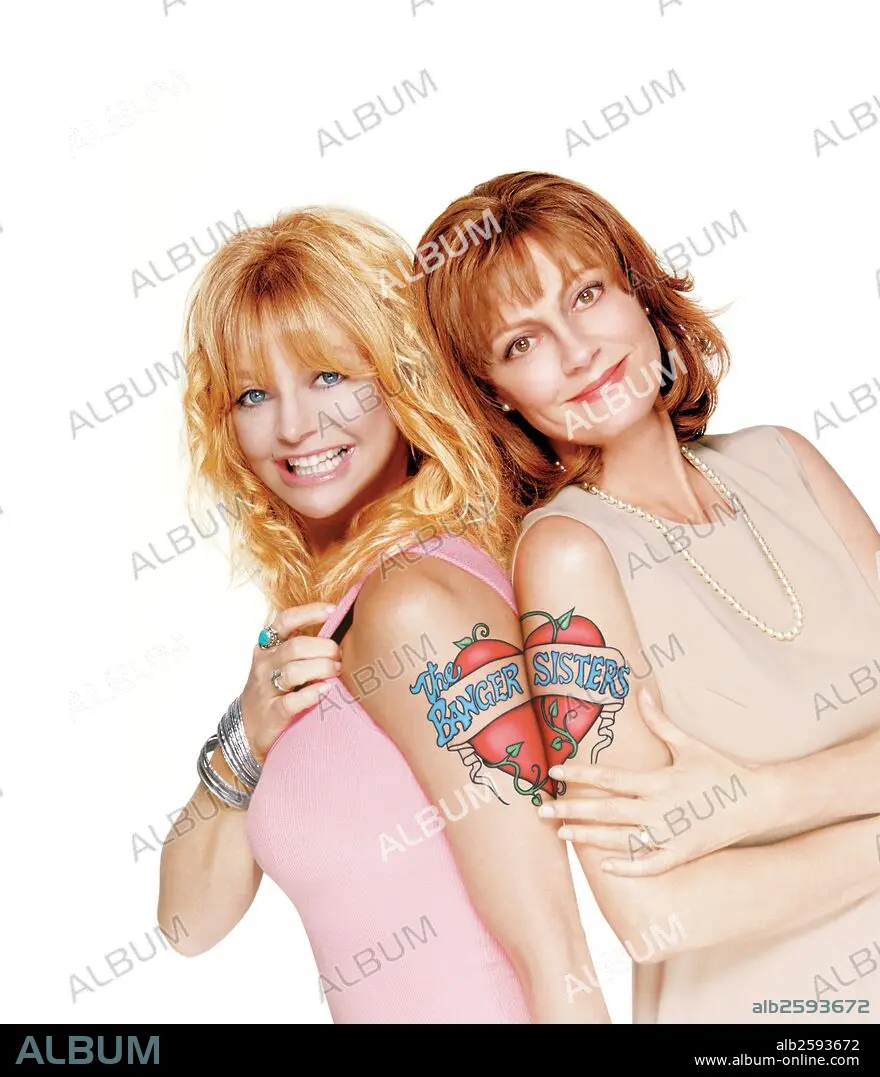 GOLDIE HAWN and SUSAN SARANDON in THE BANGER SISTERS, 2002, directed by BOB  DOLMAN. Copyright 20TH CENTURY FOX. - Album alb2593672