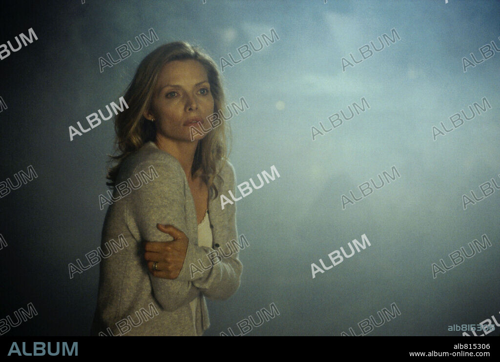 MICHELLE PFEIFFER in WHAT LIES BENEATH, 2000, directed by ROBERT ZEMECKIS. Copyright 20TH CENTURY FOX / DUHAMEL, FRANÇOIS.