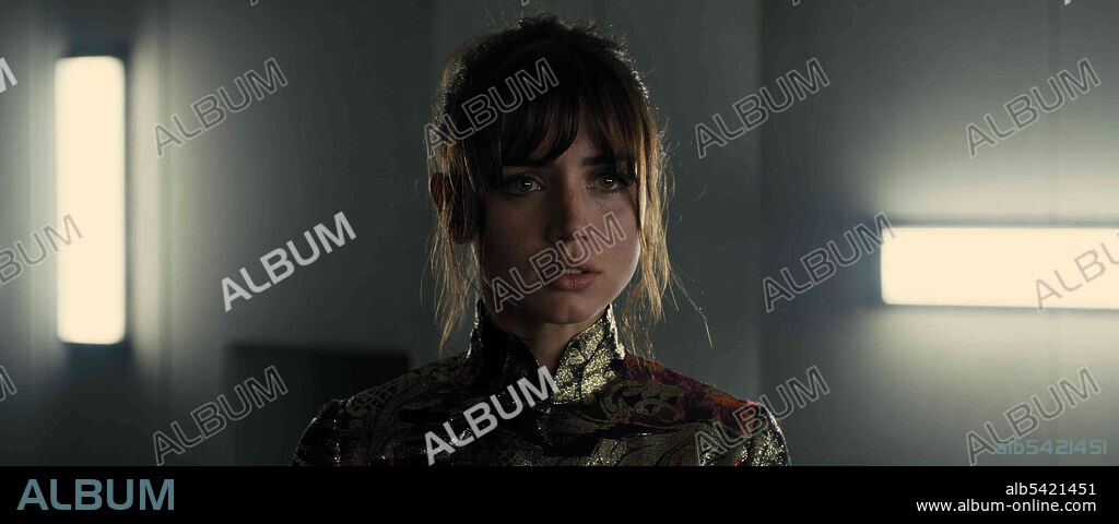 ANA DE ARMAS in BLADE RUNNER 2049, 2017, directed by DENIS VILLENEUVE. Copyright ALCON ENTERTAINMENT/COLUMBIA PICTURES.