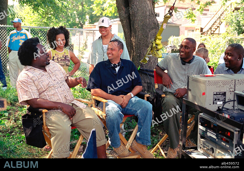 CEDRIC THE ENTERTAINER, GEORGE TILLMAN JR., MARCIA WRIGHT, ROBERT TEITEL and SHAKIM COMPERE in BARBERSHOP 2: BACK IN BUSINESS, 2004, directed by KEVIN RODNEY SULLIVAN. Copyright METRO GOLDWYN MAYER / BENNETT, TRACY.